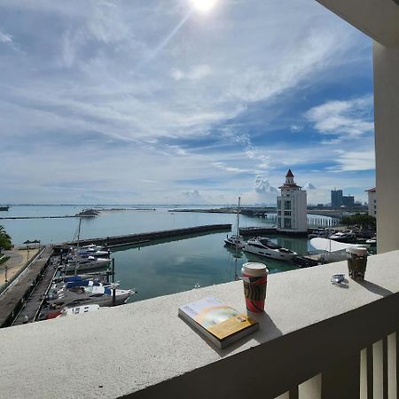 Straits Quay Marina Suites Penang By Aurorahomes Bagan Jermal 外观 照片