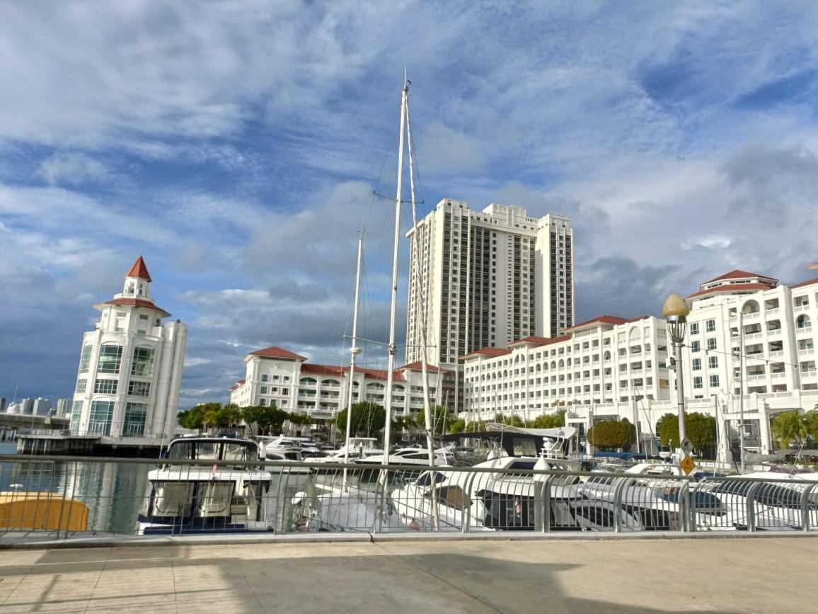 Straits Quay Marina Suites Penang By Aurorahomes Bagan Jermal 外观 照片