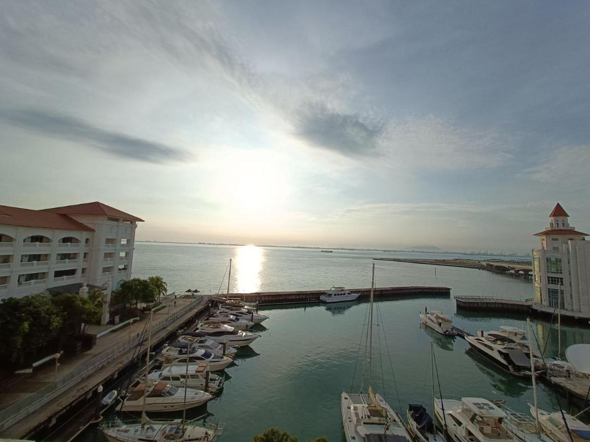Straits Quay Marina Suites Penang By Aurorahomes Bagan Jermal 外观 照片