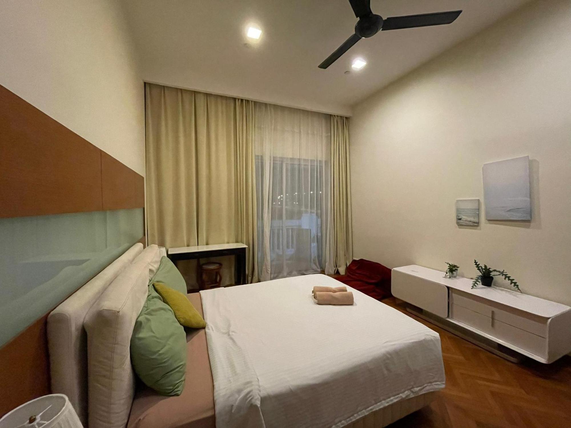 Straits Quay Marina Suites Penang By Aurorahomes Bagan Jermal 外观 照片