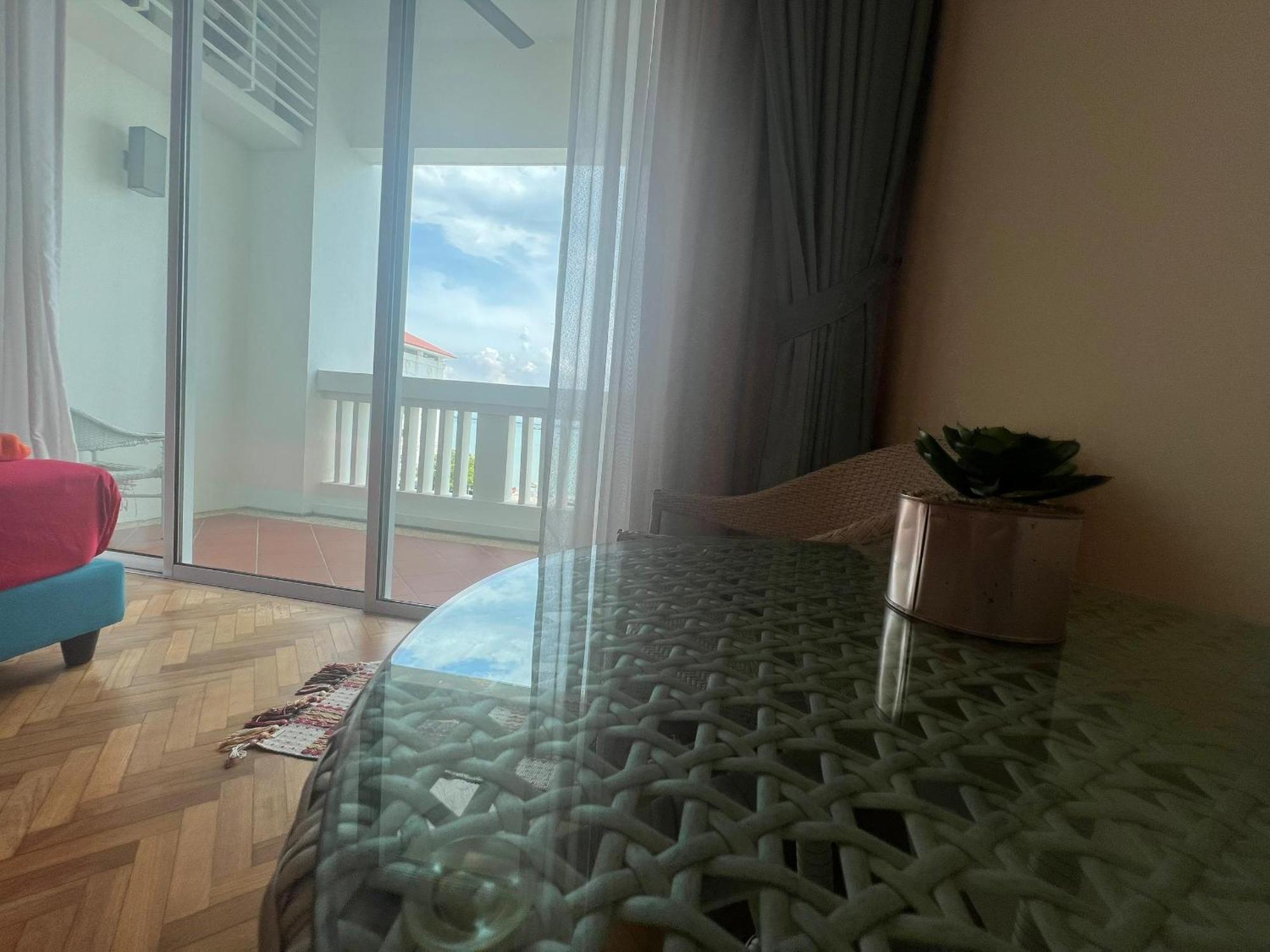 Straits Quay Marina Suites Penang By Aurorahomes Bagan Jermal 外观 照片