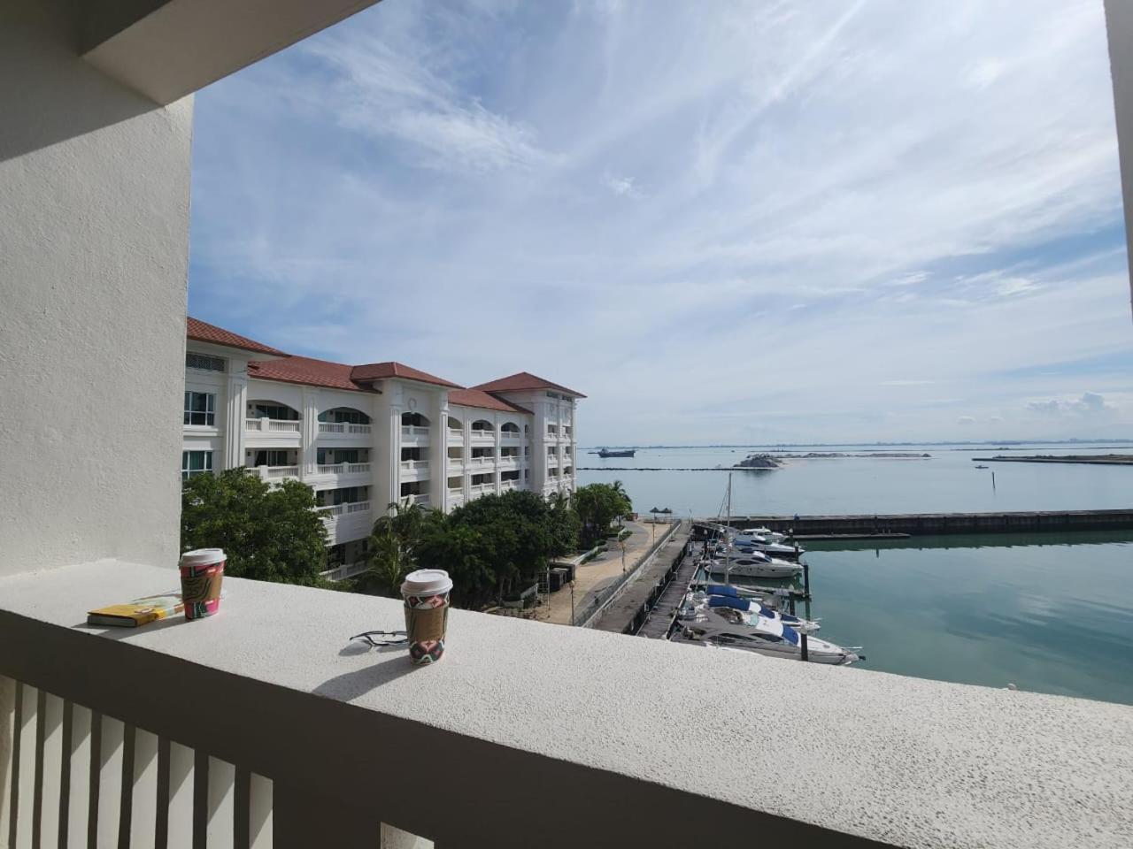 Straits Quay Marina Suites Penang By Aurorahomes Bagan Jermal 外观 照片